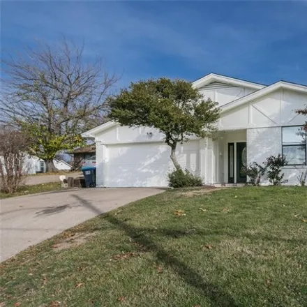 Buy this 3 bed house on 3009 Olive Place in Fort Worth, TX 76116