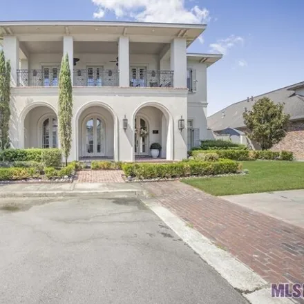 Buy this 5 bed house on 299 Myers Park Avenue in Briarcliff, East Baton Rouge Parish