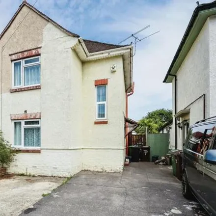 Image 3 - Freshwater Road, Portsmouth, PO6 3HU, United Kingdom - House for sale