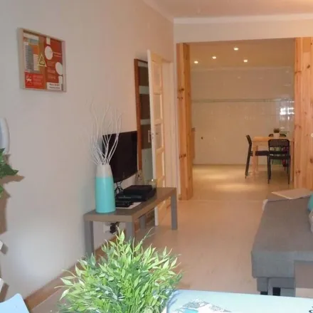 Rent this 2 bed house on Lisbon