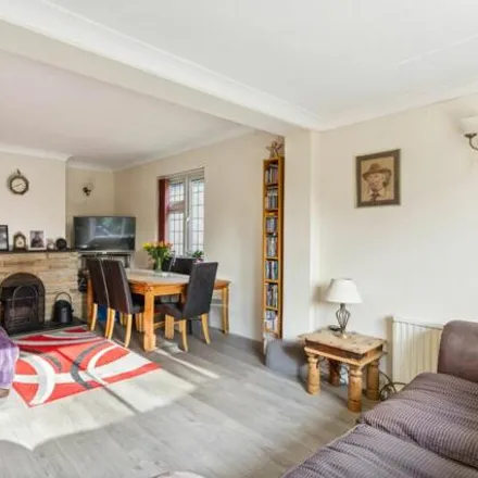 Image 5 - Howard Road, Seer Green, HP9 2XS, United Kingdom - House for sale