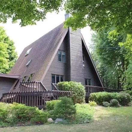 Rent this 4 bed house on 1675 Oak Openings Road in Avon, NY 14414