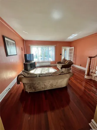 Image 3 - 3001 Fillmore Avenue, New York, NY 11234, USA - Townhouse for sale