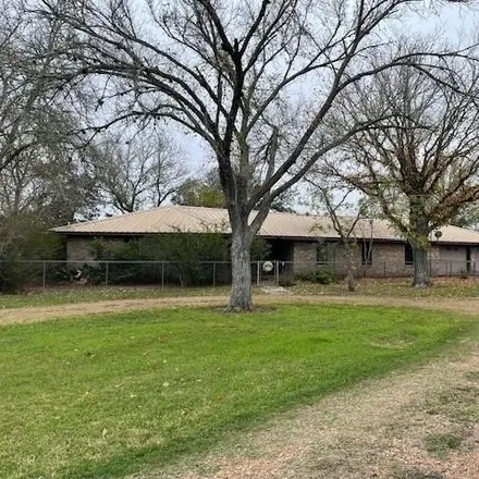 Image 2 - 798 State Highway 95 North, Shiner, TX 77995, USA - House for sale