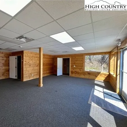 Image 4 - 9800 NC 105;US 221 Truck, Seven Devils, Watauga County, NC 28604, USA - House for rent