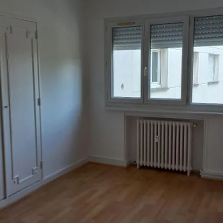 Image 4 - 70 Place d'Armes, 59500 Douai, France - Apartment for rent