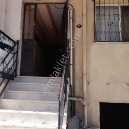 Rent this 2 bed apartment on Petrol Ofisi in Halide Edip Adıvar Caddesi, 35270 Konak