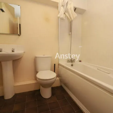 Image 4 - 64 Portswood Road, Bevois Valley, Southampton, SO17 2ES, United Kingdom - Apartment for rent