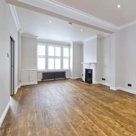 Rent this 4 bed house on 62 Cranbrook Road in London, W4 2JF