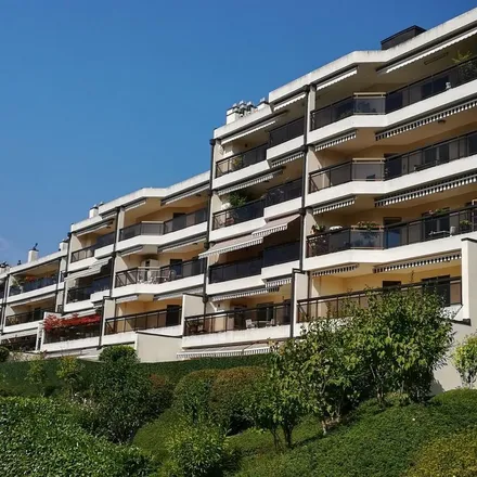 Rent this 5 bed apartment on Chemin du Signal 2-4 in 1071 Chexbres, Switzerland
