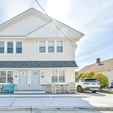 Rent this 3 bed house on 156 Baltimore Avenue in Ventnor City, NJ 08406