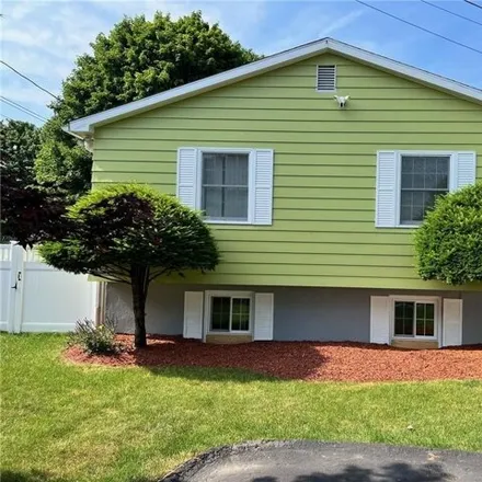 Rent this 2 bed house on 9 Bayview Dr in Stony Point, New York