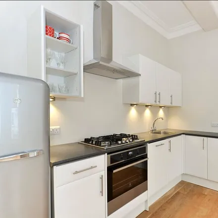 Image 4 - 76 Blenheim Crescent, London, W11 2EQ, United Kingdom - Apartment for rent