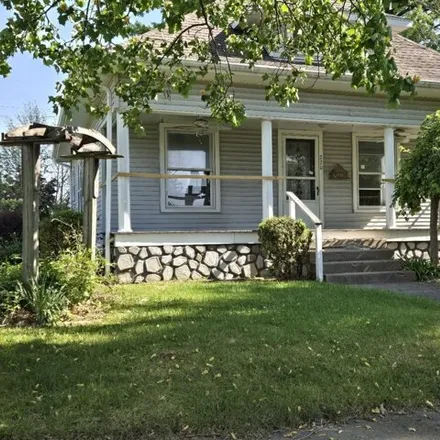 Buy this 3 bed house on 226 Indiana Avenue in Sullivan, IN 47882