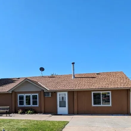 Buy this 3 bed house on 639 Railroad Road in Horizon Mobile Home Park, Cozad