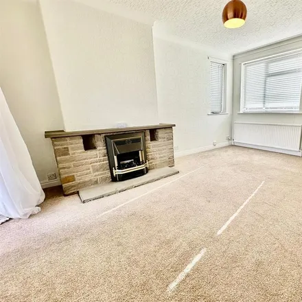 Rent this 3 bed house on Grange View Gardens in Leeds, LS17 8NL