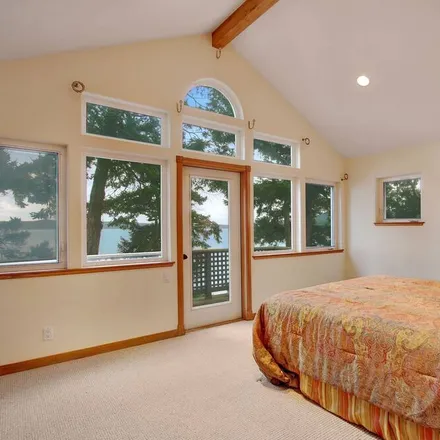 Rent this 3 bed house on Friday Harbor in WA, 98250