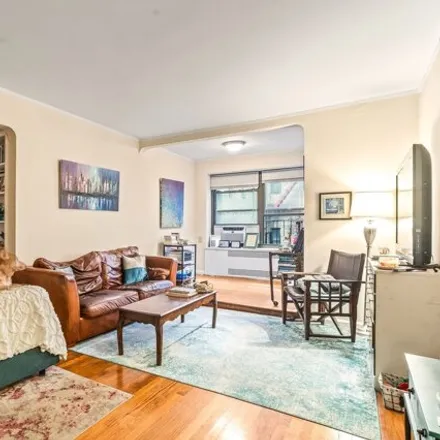 Buy this studio condo on 103th Street in West 104th Street, New York