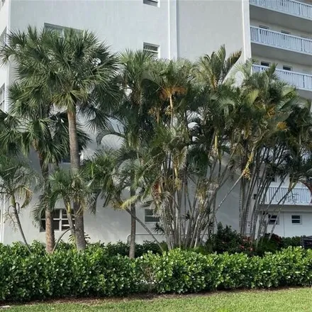 Image 5 - 2575 Northeast 11th Street, Fort Lauderdale, FL 33304, USA - Condo for sale