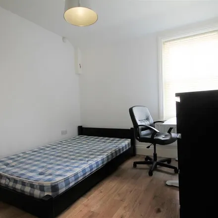 Image 7 - Belle Grove West, Newcastle upon Tyne, NE2 4LT, United Kingdom - Apartment for rent