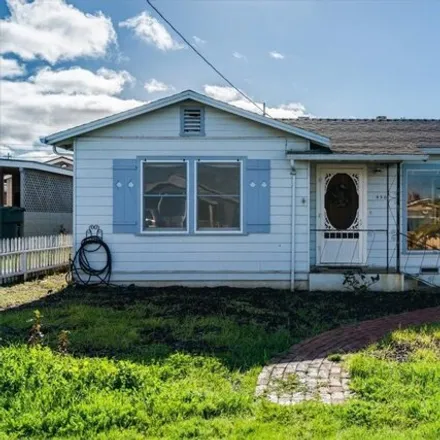 Buy this 2 bed house on 450 Pico Street in Morro Bay, CA 93442