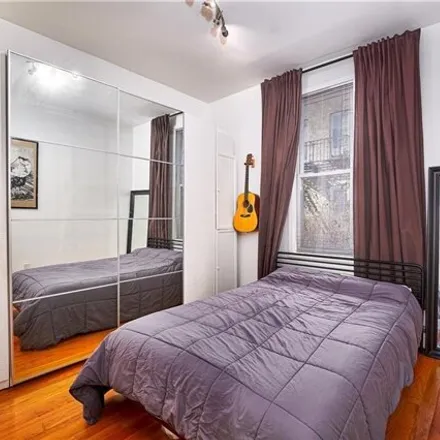 Image 6 - 1251 Decatur Street, New York, NY 11207, USA - House for sale