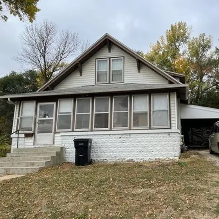 Buy this 6 bed house on 611 North 2nd Street in Cherokee, IA 51012
