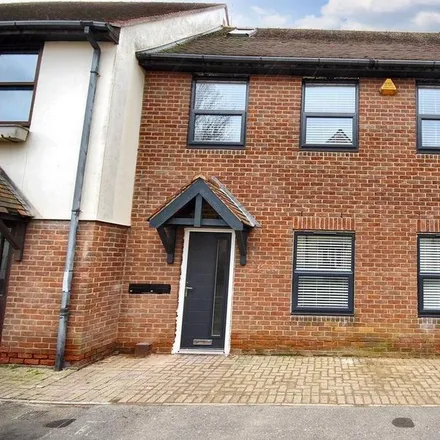 Rent this 2 bed apartment on Hillside Road in Chapel Street, Billericay