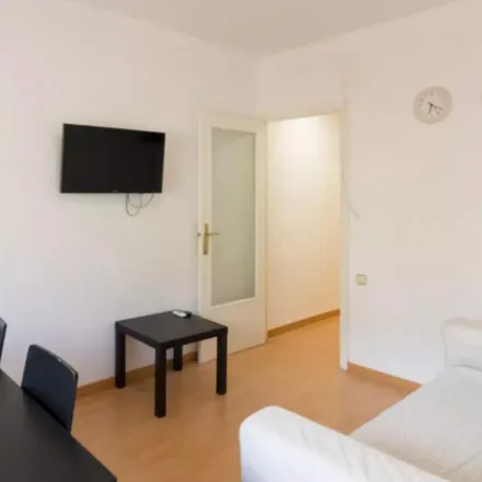 Image 3 - Carrer de Pareto, 22, 08902 l'Hospitalet de Llobregat, Spain - Room for rent