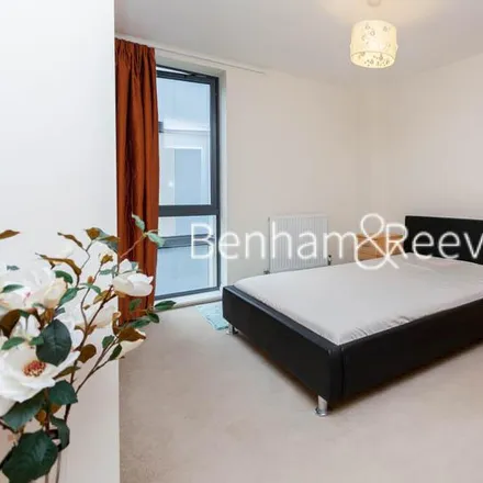 Image 3 - Needleman Close, Grahame Park, London, NW9 5ZJ, United Kingdom - Apartment for rent
