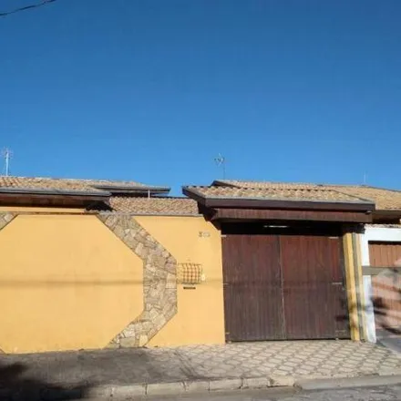Buy this 3 bed house on Rua Luís Tuam in Caixa d'Água, Taubaté - SP