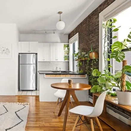 Image 3 - 153 Clinton Avenue, New York, NY 11205, USA - Apartment for sale