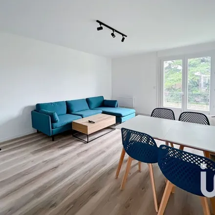 Rent this 4 bed apartment on 61 Rue de la Passerelle in 30200 Bagnols-sur-Cèze, France