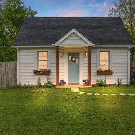 Buy this 3 bed house on 1206 Kenmore Place in Nashville-Davidson, TN 37216