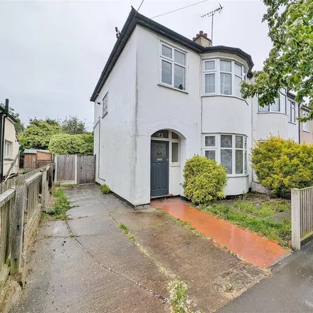 Rent this 3 bed house on Hildaville Drive in Southend-on-Sea, SS0 9TS
