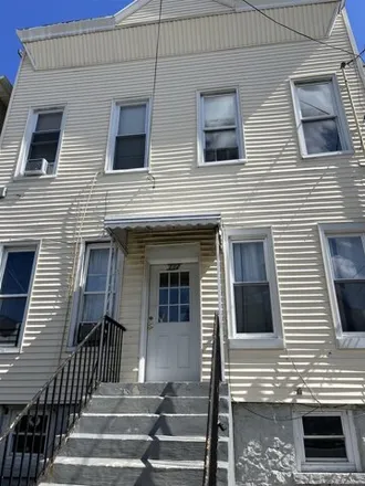 Image 2 - 112 Irving St Apt 1R, Jersey City, New Jersey, 07307 - House for rent