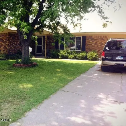 Buy this 3 bed house on 2608 11th Avenue in Canyon, TX 79015