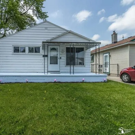 Buy this 3 bed house on 958 Porter Avenue in Lincoln Park, MI 48146