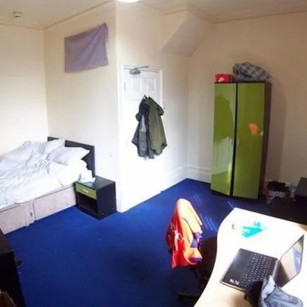 Image 4 - Delph Lane, Leeds, LS6 2HQ, United Kingdom - Apartment for rent