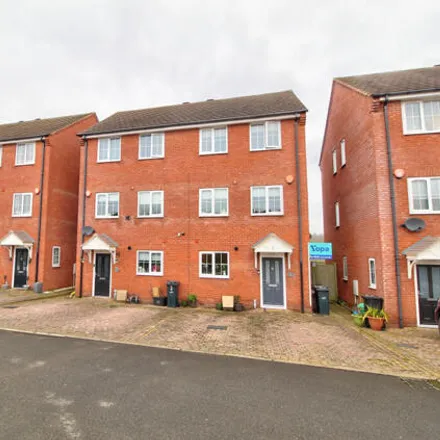Buy this 3 bed duplex on Weir Court in Wordsley, DY8 5SR