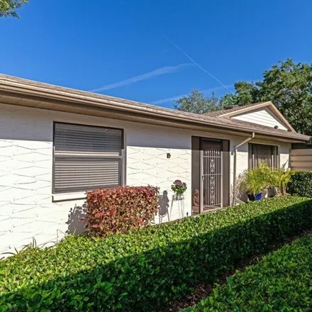 Image 4 - 4512 Lake Vista Drive, Sarasota County, FL 34233, USA - House for sale