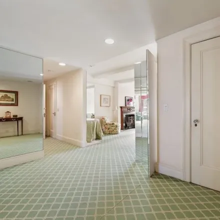 Image 2 - 565 Park Avenue, New York, NY 10065, USA - Townhouse for sale