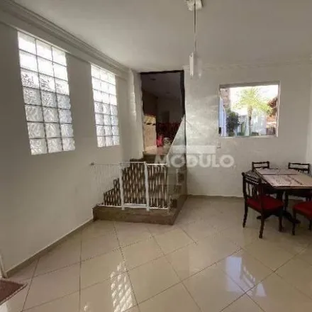 Rent this 4 bed house on Avenida Vasconcelos Costa in Osvaldo Rezende, Uberlândia - MG