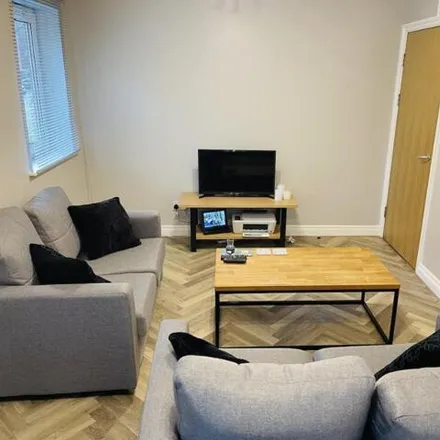 Image 2 - 108 Ladybarn Road, Manchester, M14 6ZW, United Kingdom - Room for rent