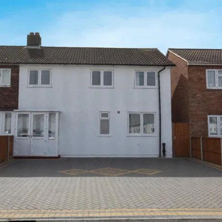 Buy this 4 bed duplex on Princes Road in Dartford, DA2 6JQ