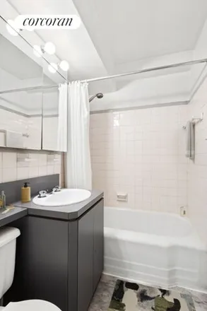 Image 5 - 145 E 15th St Apt 3r, New York, 10003 - Apartment for sale