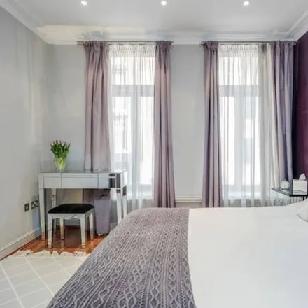 Image 2 - London, W1S 1PN, United Kingdom - Apartment for rent