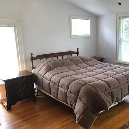 Rent this 3 bed house on Southold in NY, 11971