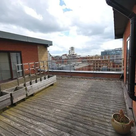 Rent this 3 bed apartment on Dickinson Street in Salford, M3 7LW