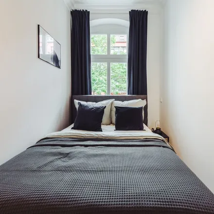 Rent this 5 bed apartment on Winsstraße 61 in 10405 Berlin, Germany
